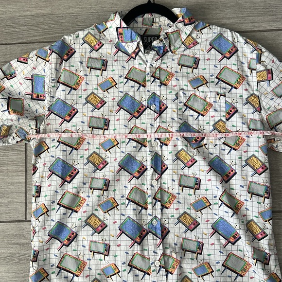 Super Massive Cotton Retro TV Print Short Sleeve Button Up Size Large - Picture 6 of 8